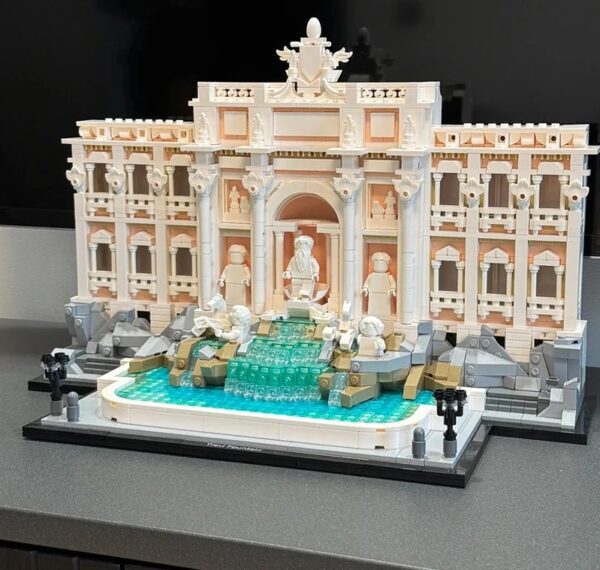 MOC Trevi Fountain – 1880 Pieces Historical Architecture Building Block Set 21062 Compatible